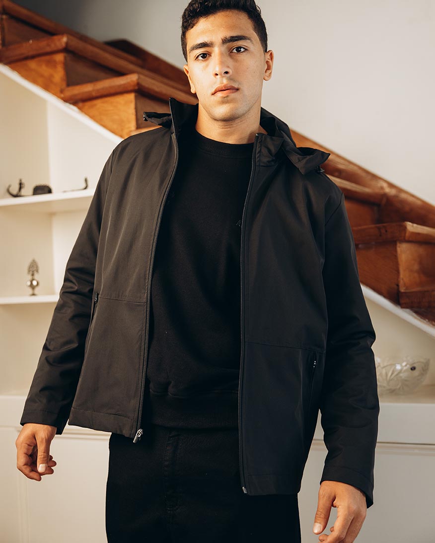 سترة رجالية بغطاء للرأس