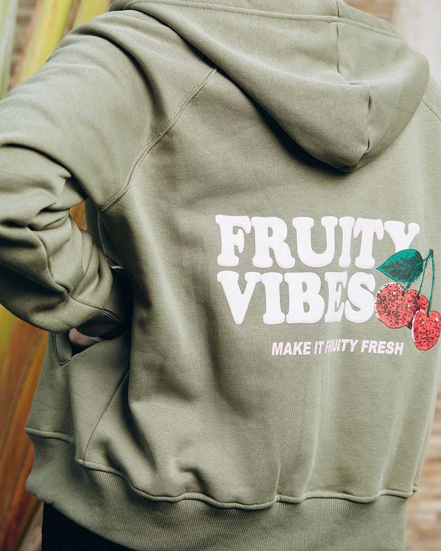 سويت شيرت نسائي بغطاء للرأس