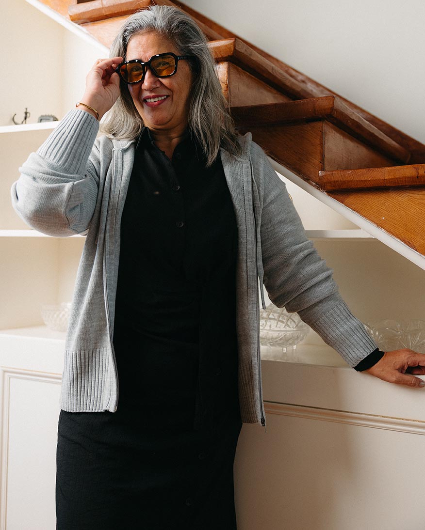 بلوفر نسائي سادة