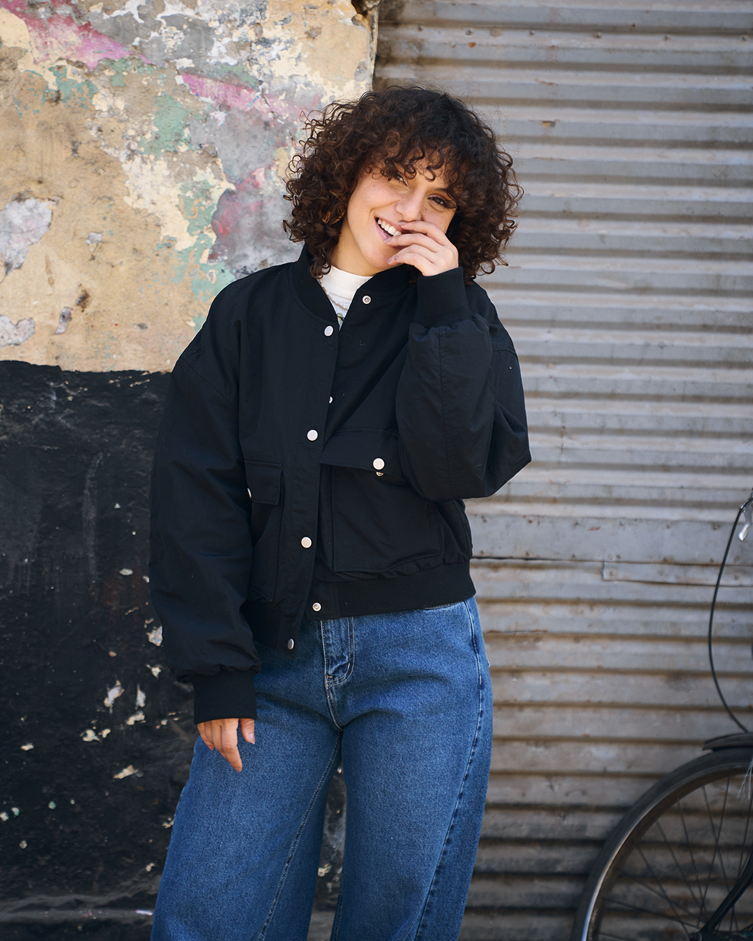 بلوفر نسائي مقاوم للماء