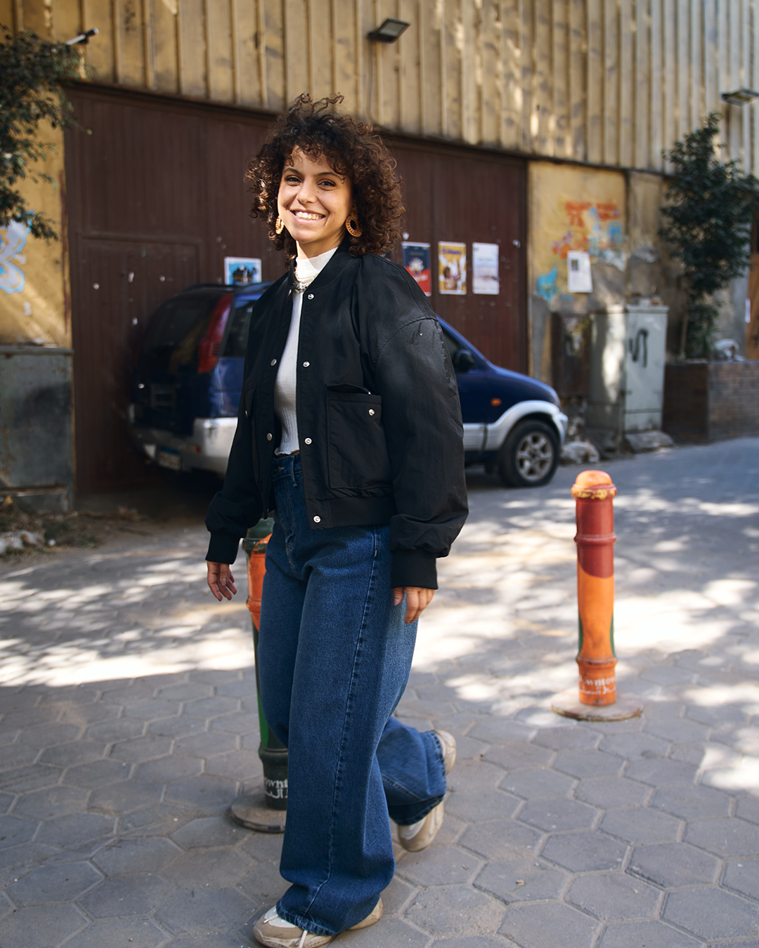 بلوفر نسائي مقاوم للماء