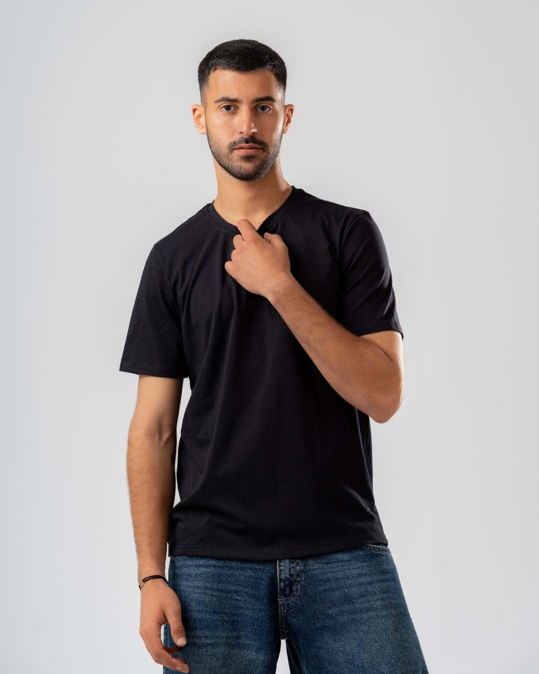 تي شيرت رجالي أساسي بأكمام قصيرة