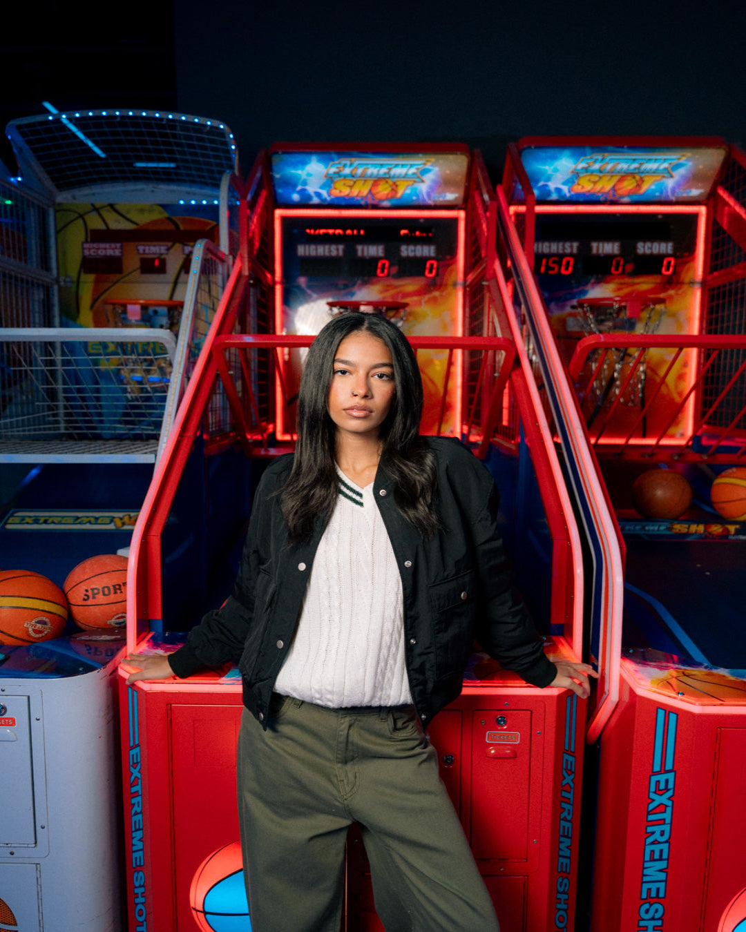 بلوفر برقبة على شكل حرف V