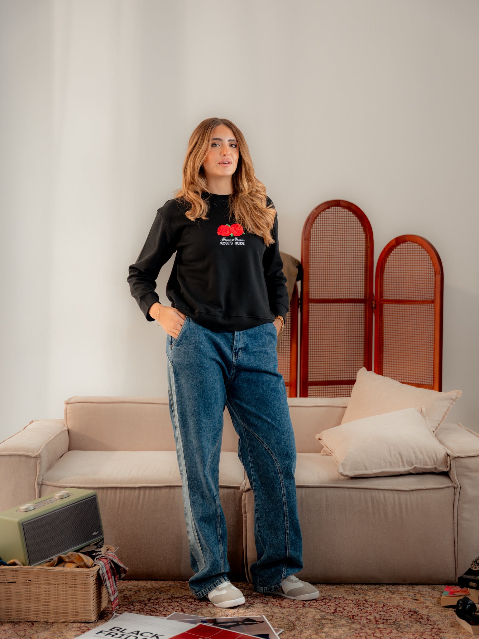 سويت شيرت رجالي برقبة مستديرة وتطريز