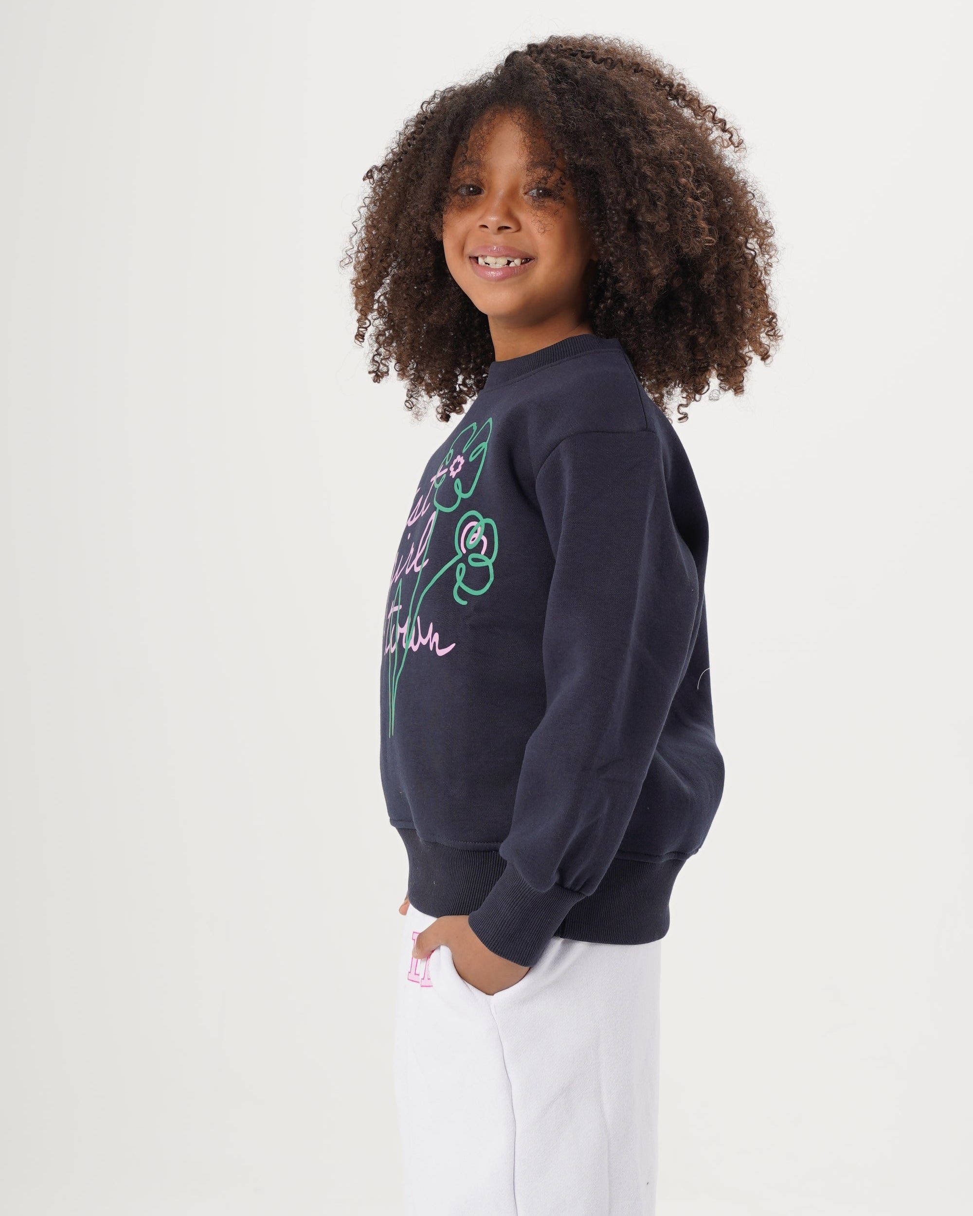 سويت شيرت بناتي برقبة دائرية ومطبوع