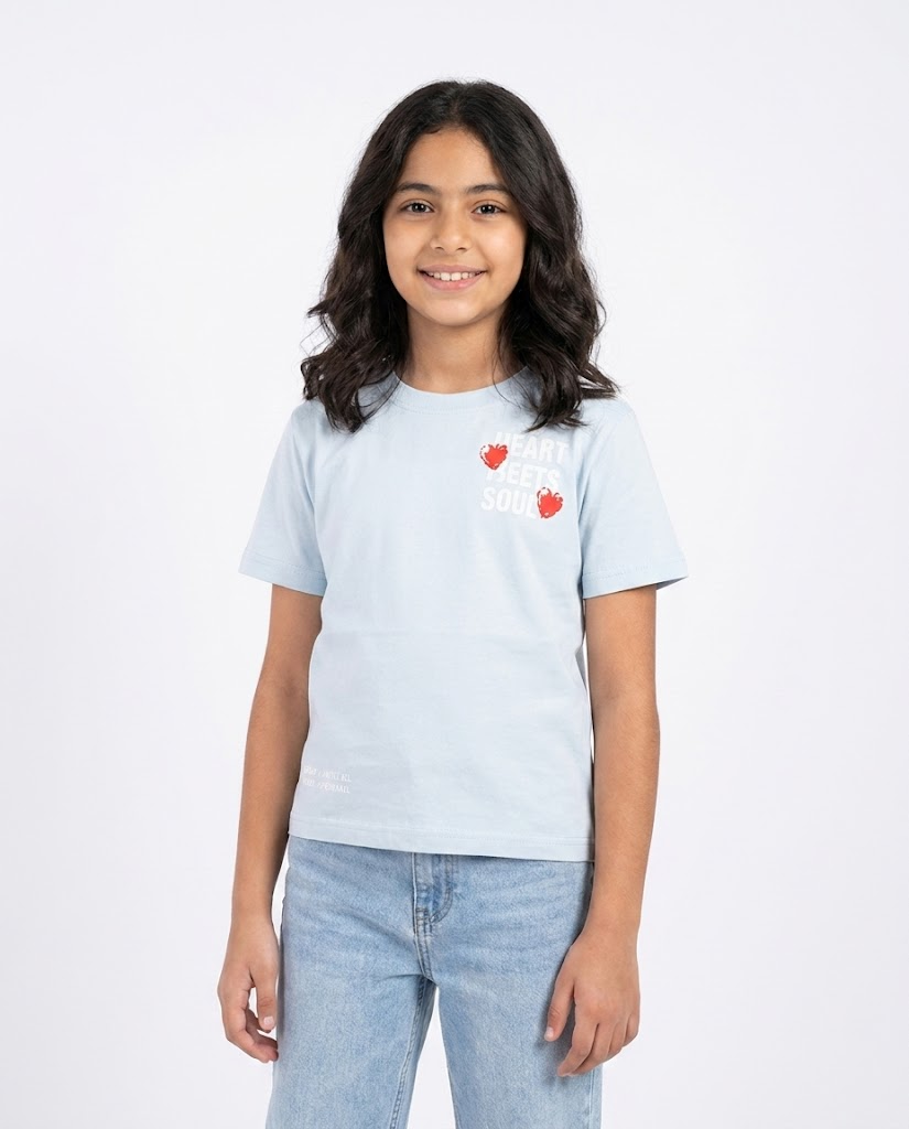 Girls Printed Heart Meet Soul Half Sleeves T-shirt