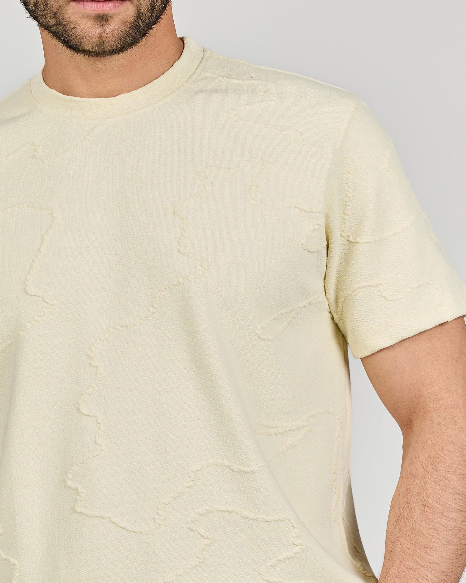 Men Jaqured Half Sleeves Plain T-shirt