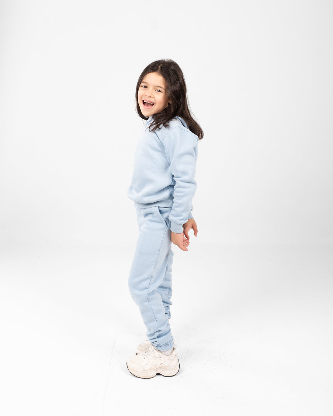 مجموعة تدريب للبنات مع غطاء للرأس