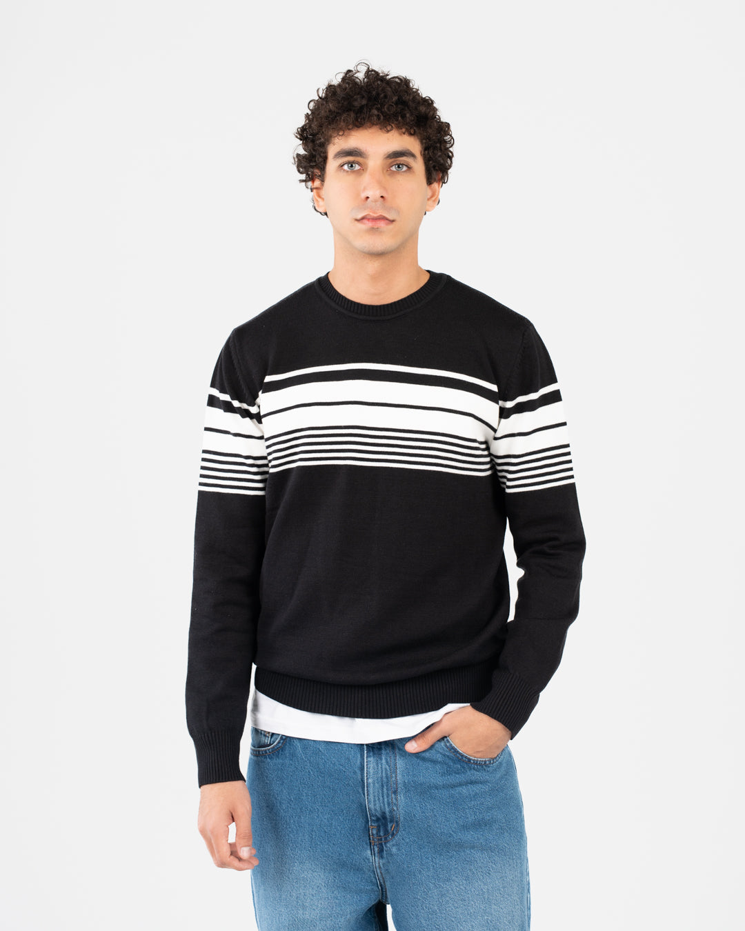 بلوفر رجالي برقبة دائرية