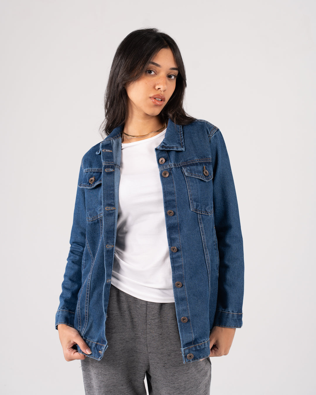 بلوزة نسائية سادة