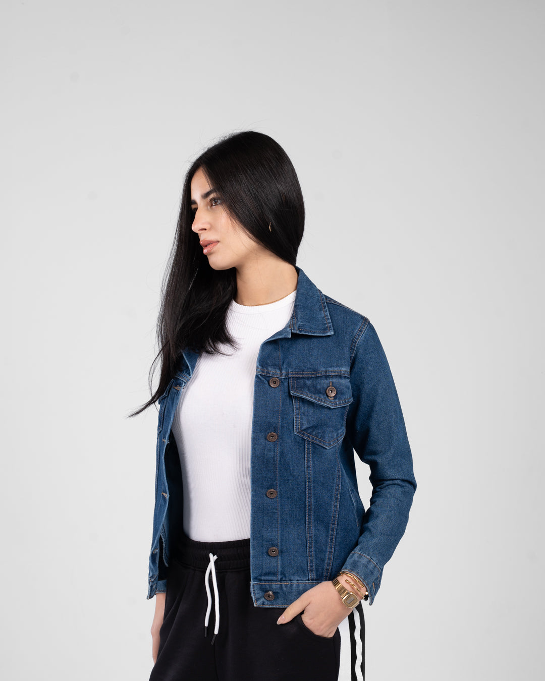 سترة جينز قصيرة