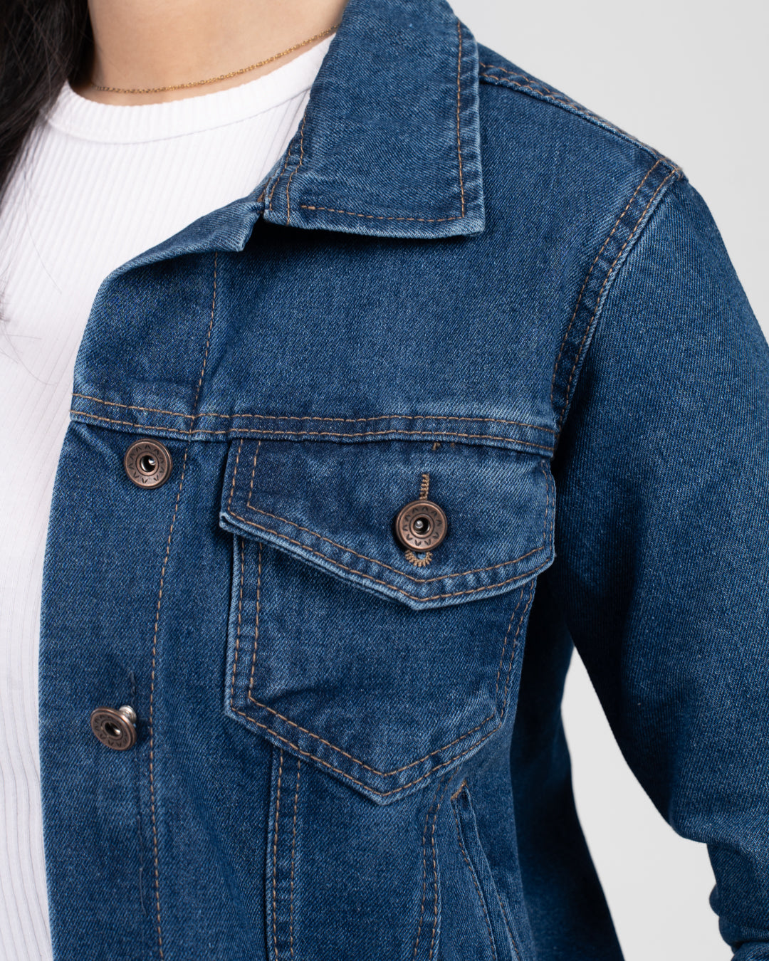 سترة جينز قصيرة