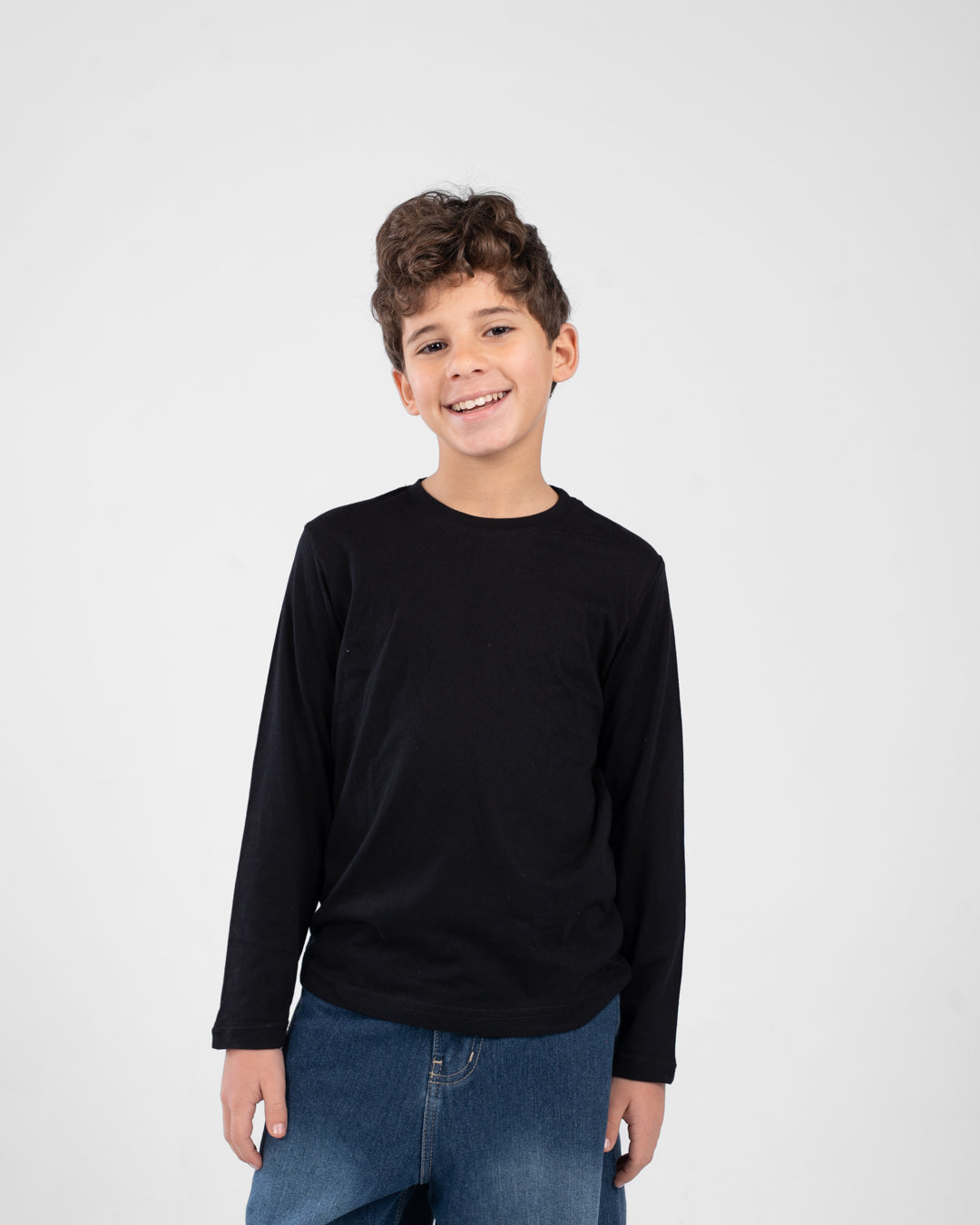 Boys long-sleeve roundneck t-shirt