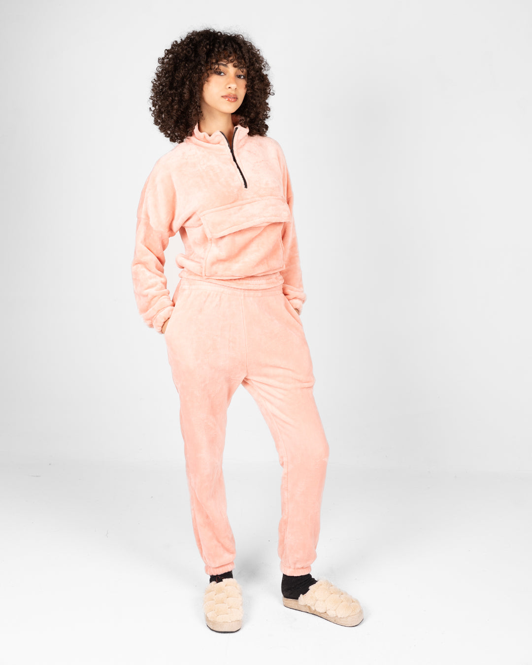 طقم بيجامة للنساء