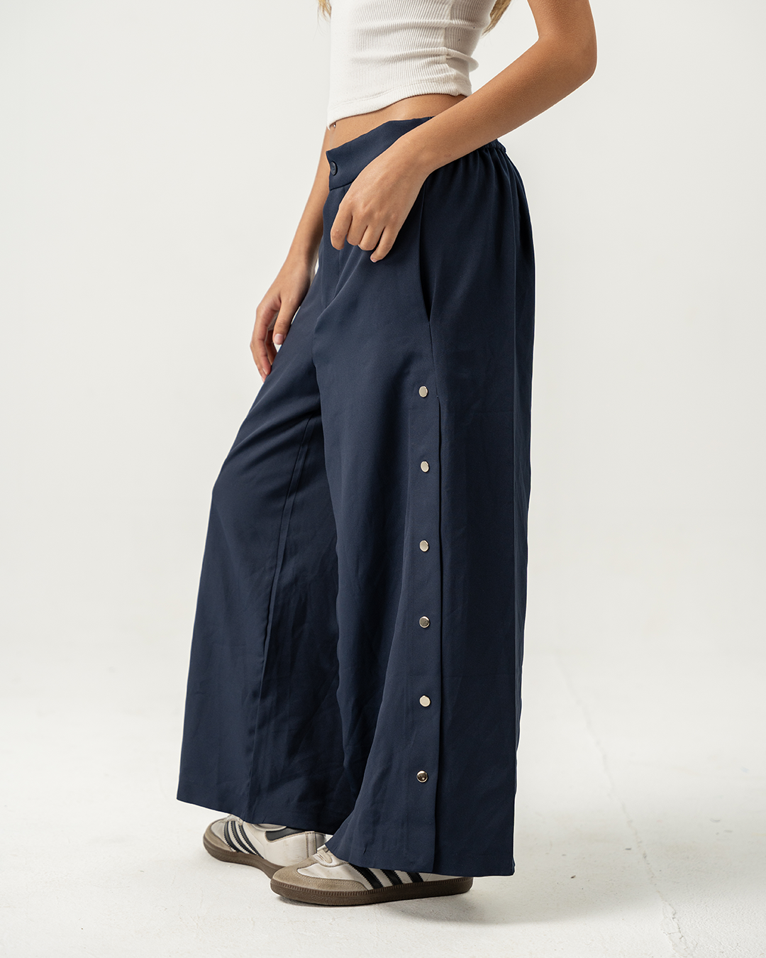 بنطلون نسائي واسع