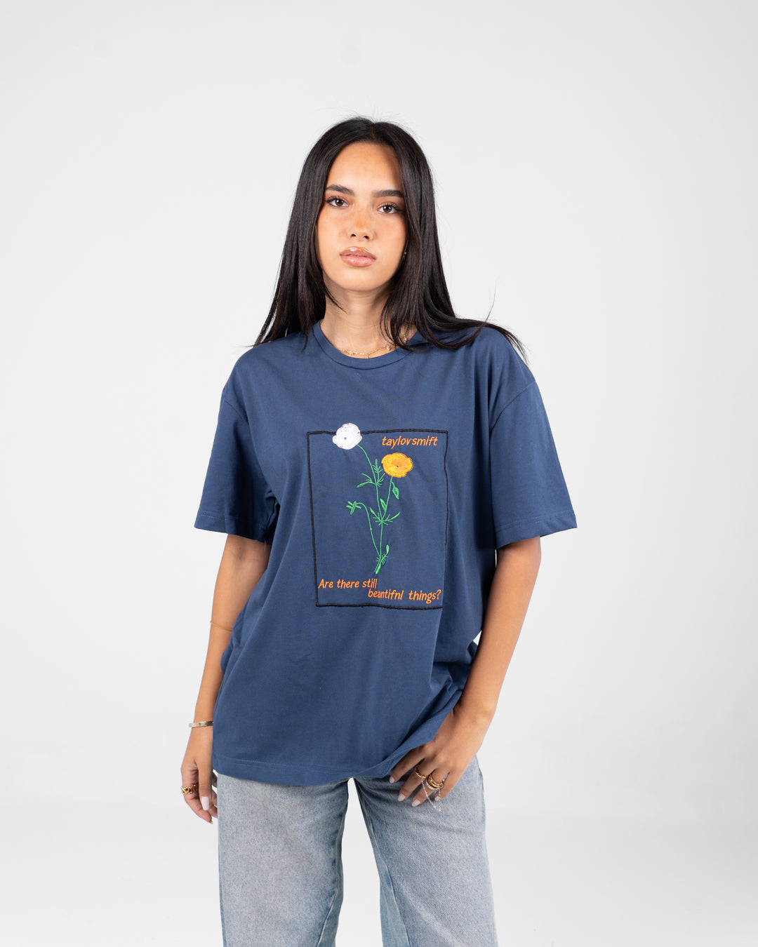 تي شيرت مطرز للنساء