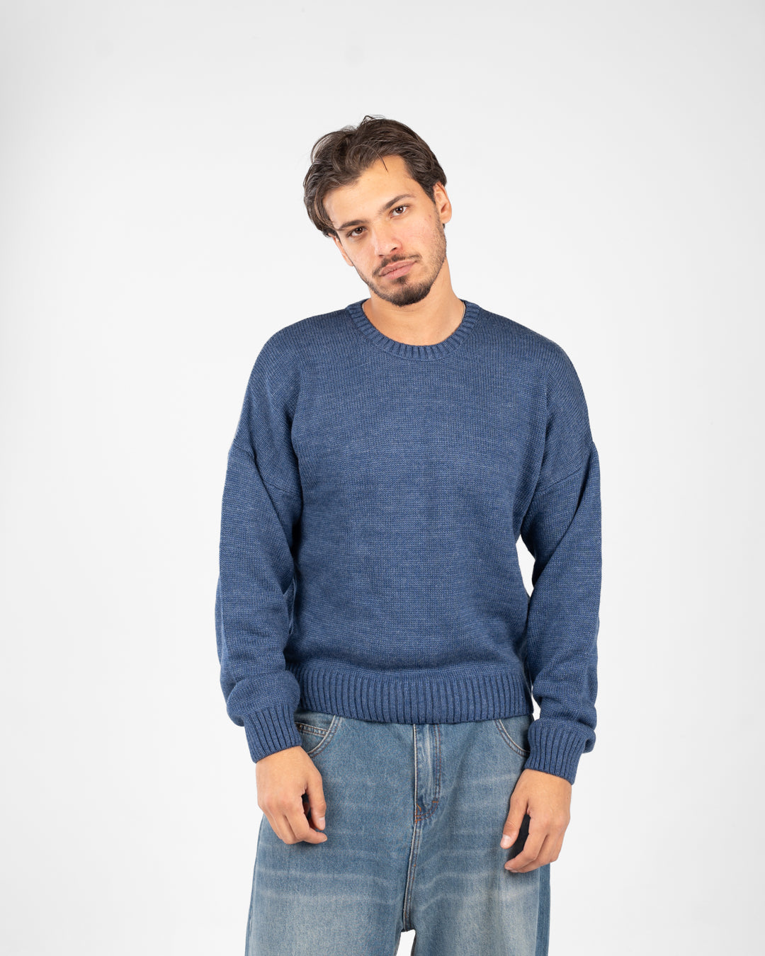 بلوفر رجالي برقبة دائرية