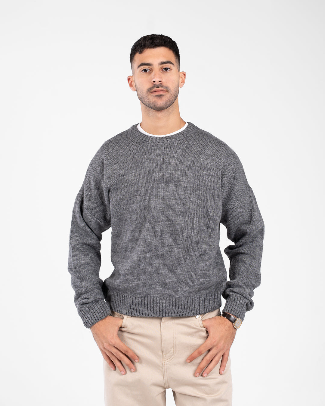 بلوفر رجالي برقبة دائرية