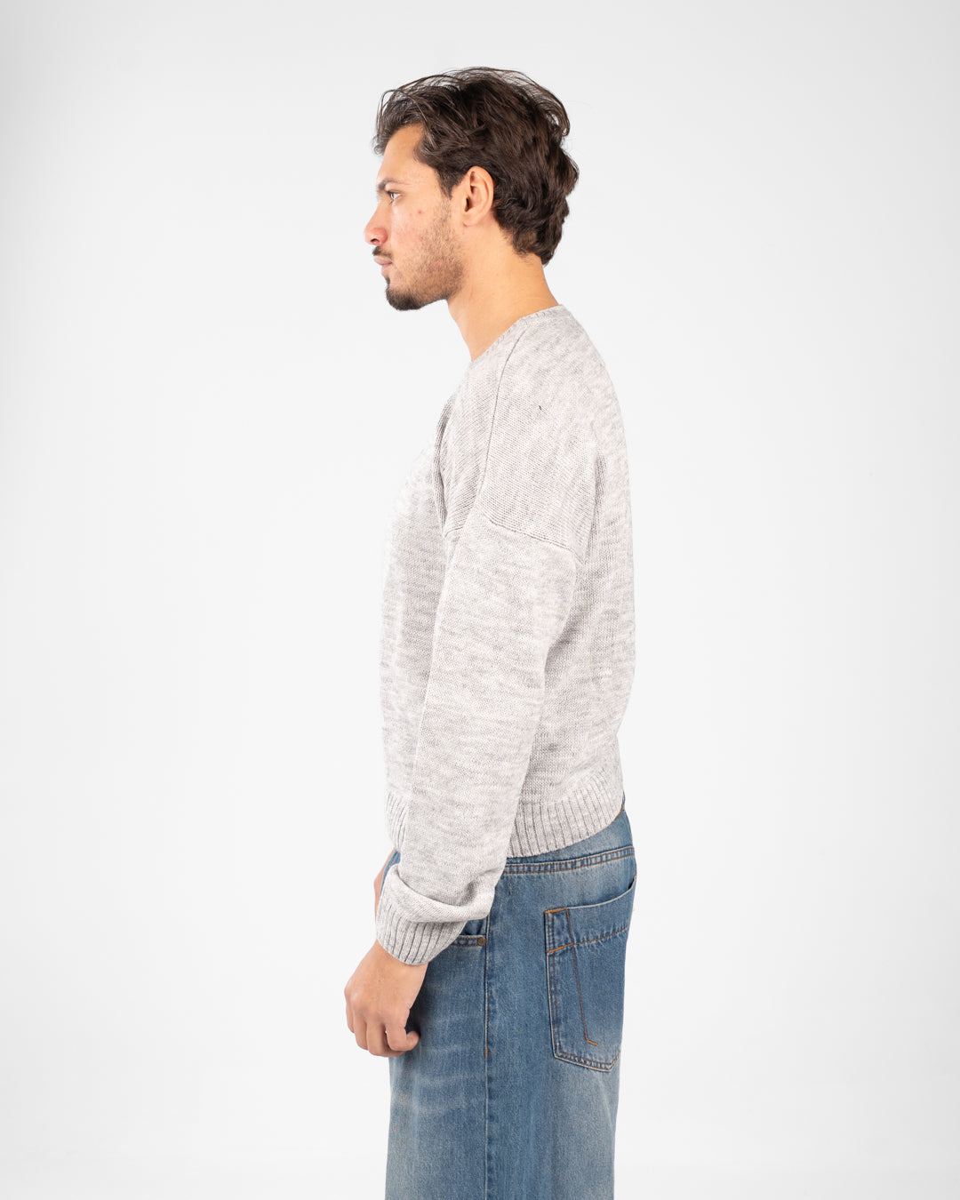 بلوفر رجالي برقبة دائرية