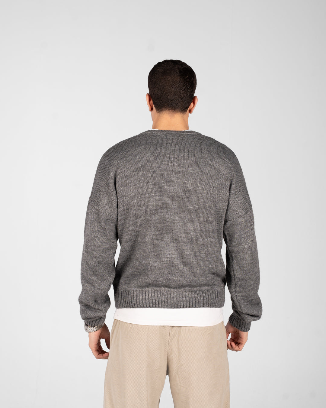 بلوفر رجالي برقبة دائرية