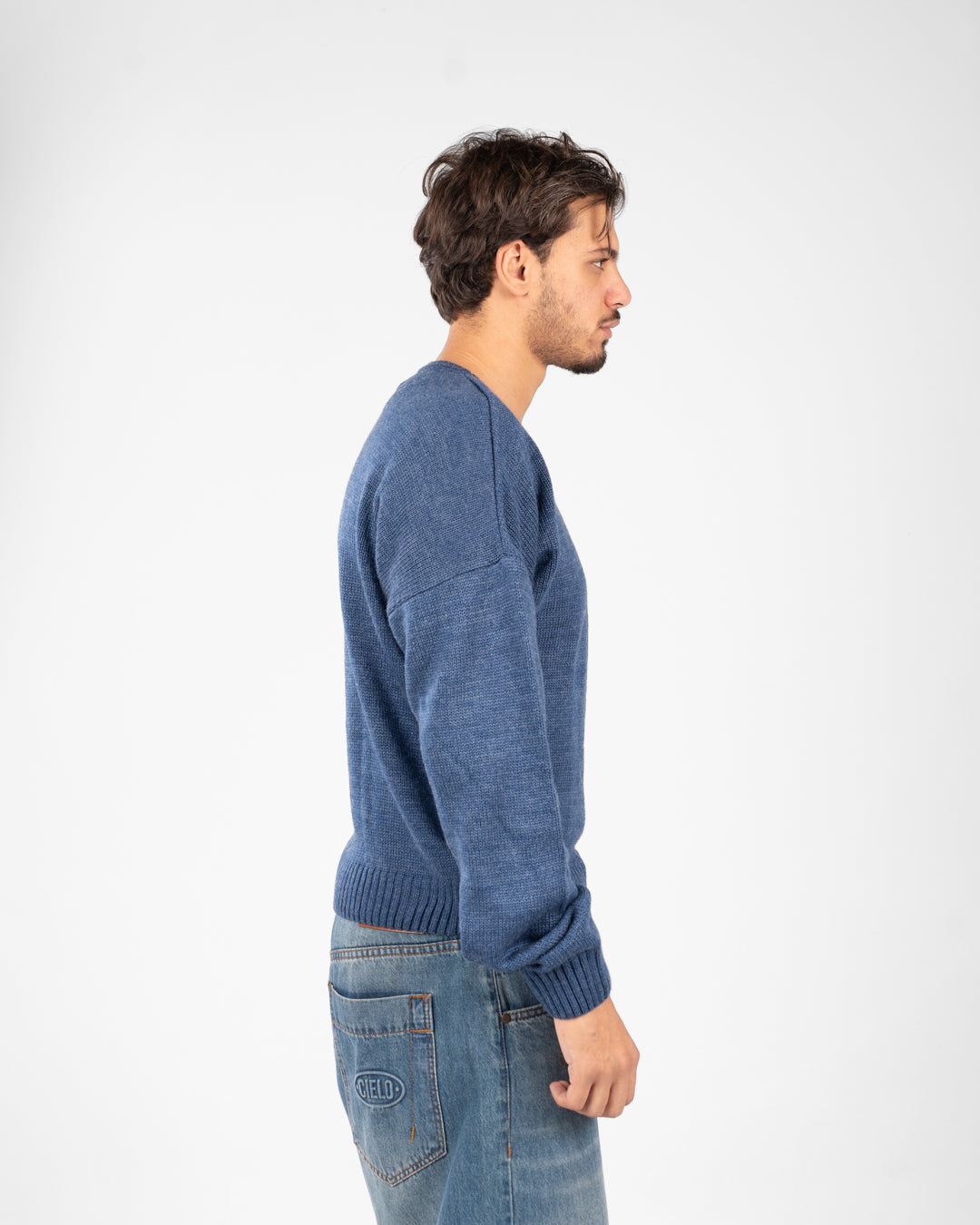 بلوفر رجالي برقبة دائرية