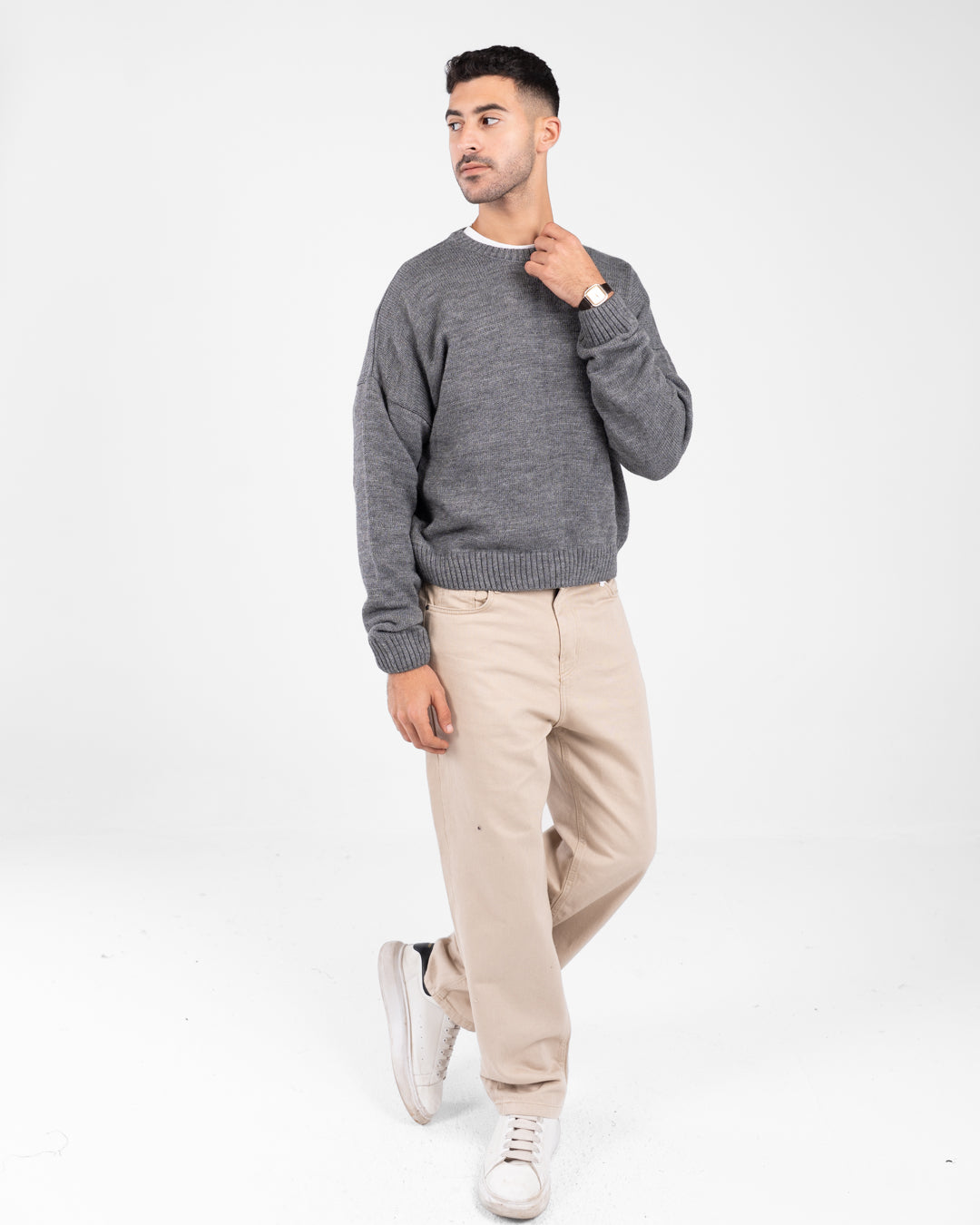 بلوفر رجالي برقبة دائرية