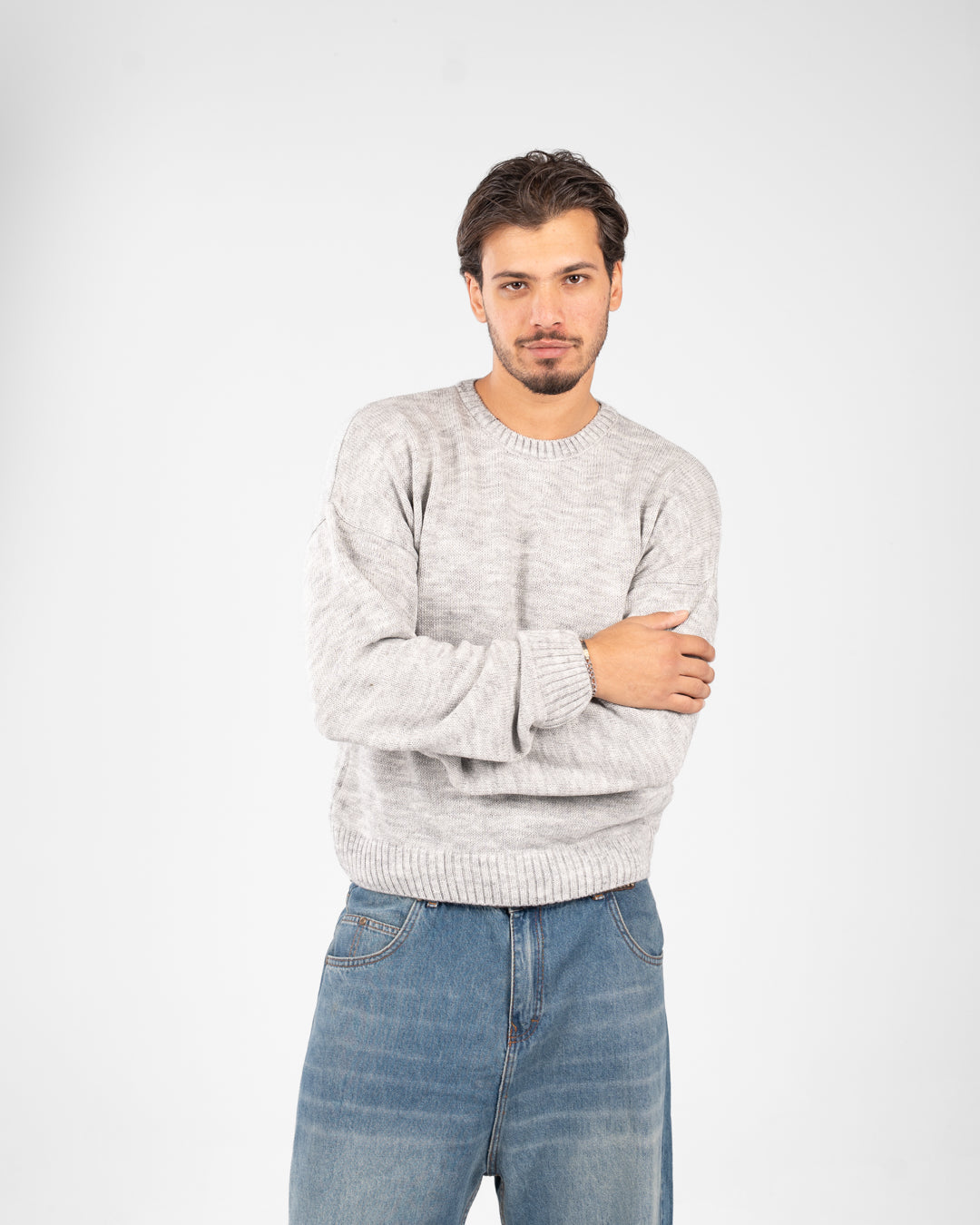 بلوفر رجالي برقبة دائرية