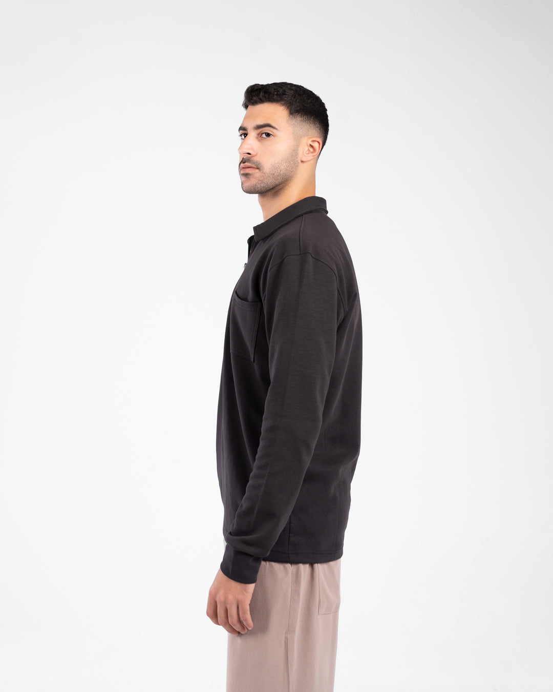 سويت شيرت رجالي سادة بأزرار