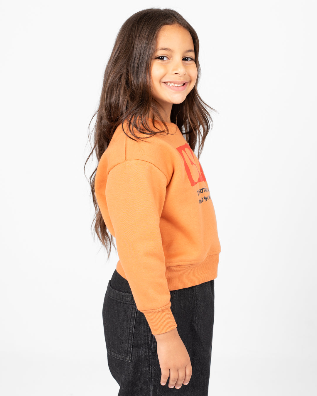 سويت شيرت مطبوع عليه كلمة LOVE Girl