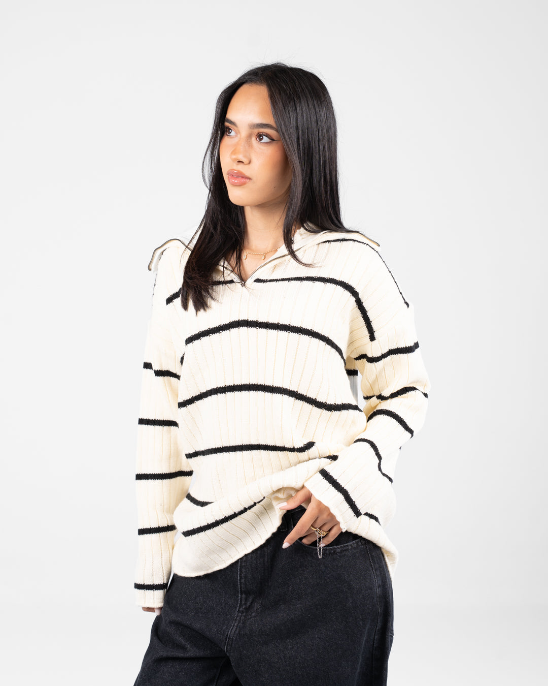 بلوفر نسائي بنصف سحاب