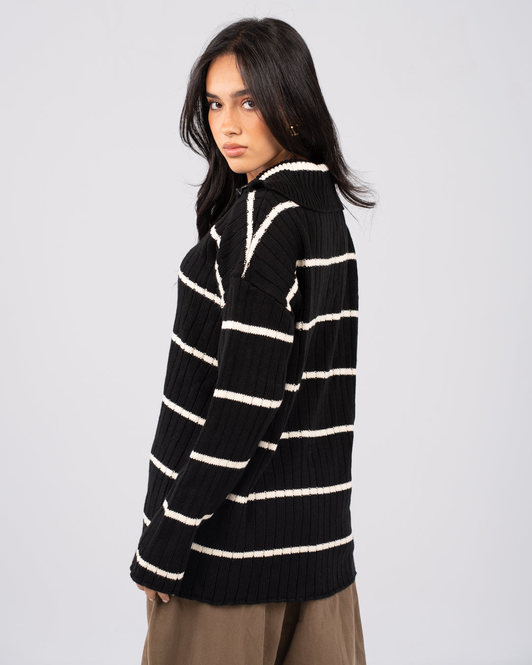 بلوفر نسائي بنصف سحاب