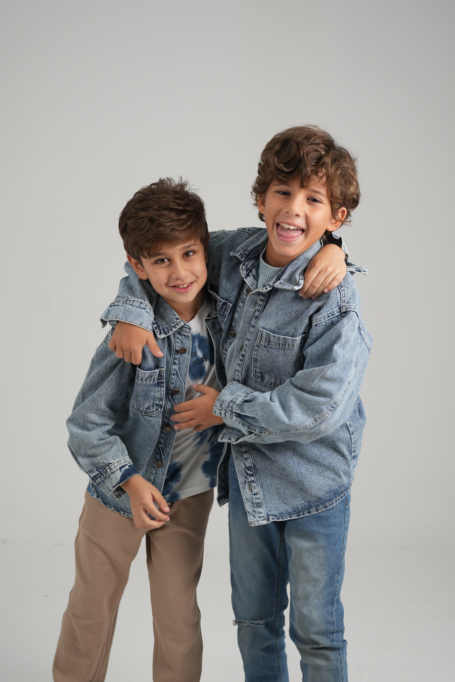 قميص جينز بجيبين