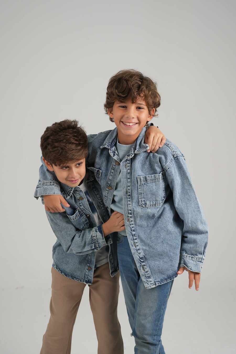 قميص جينز بجيبين