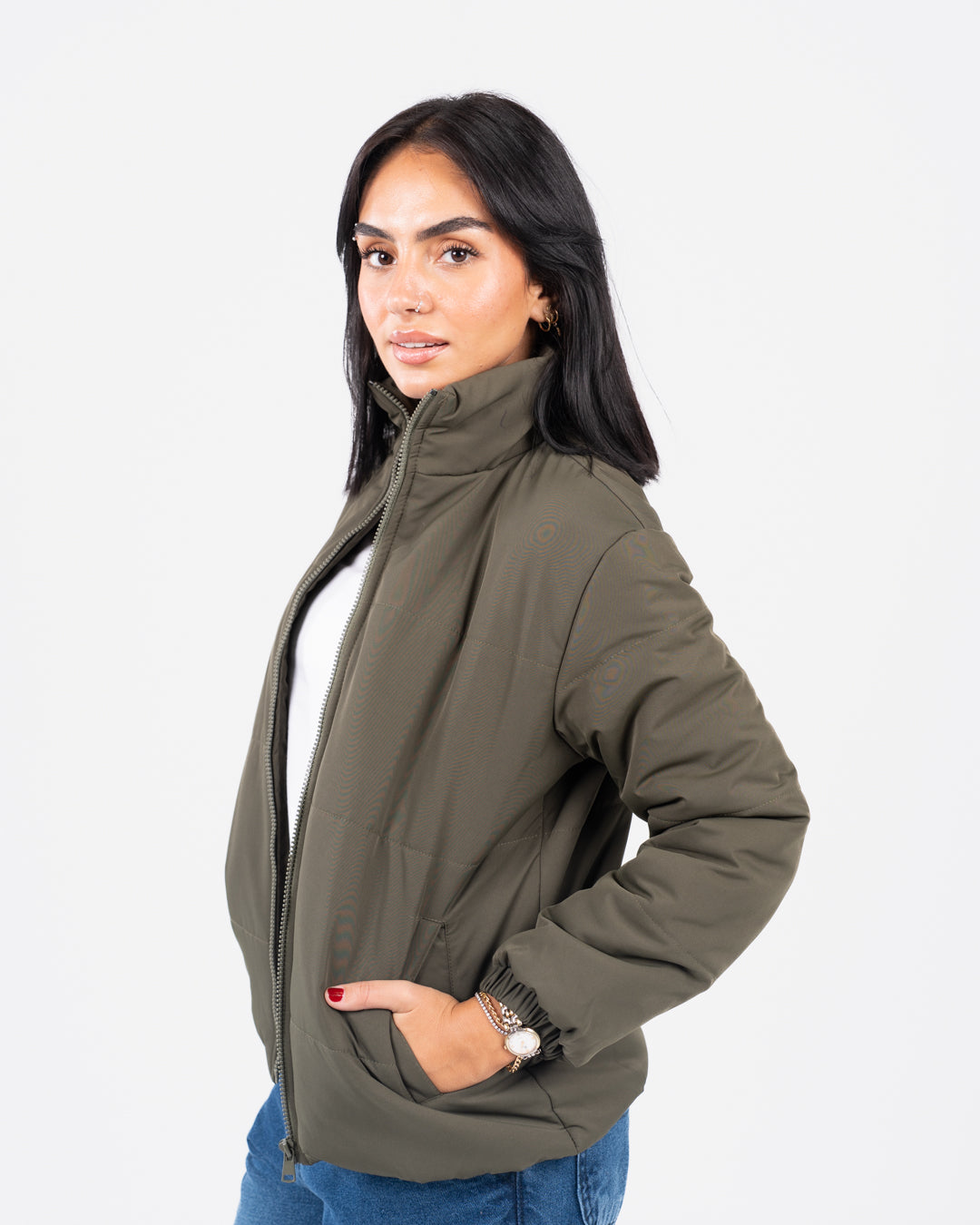 سترة نسائية مقاومة للماء بسحاب