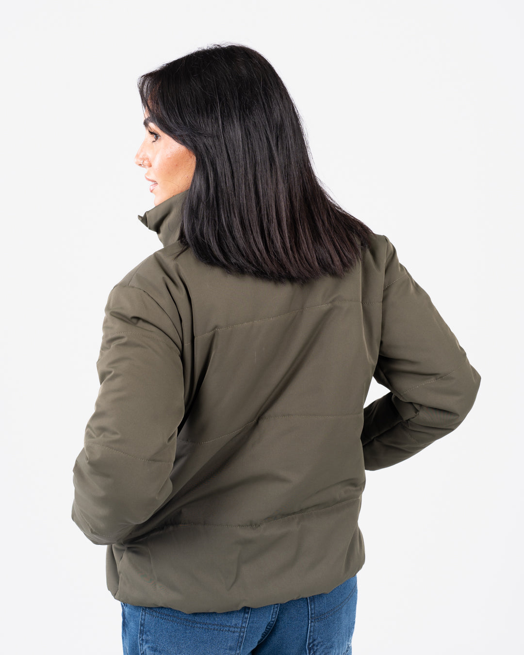 سترة نسائية مقاومة للماء بسحاب