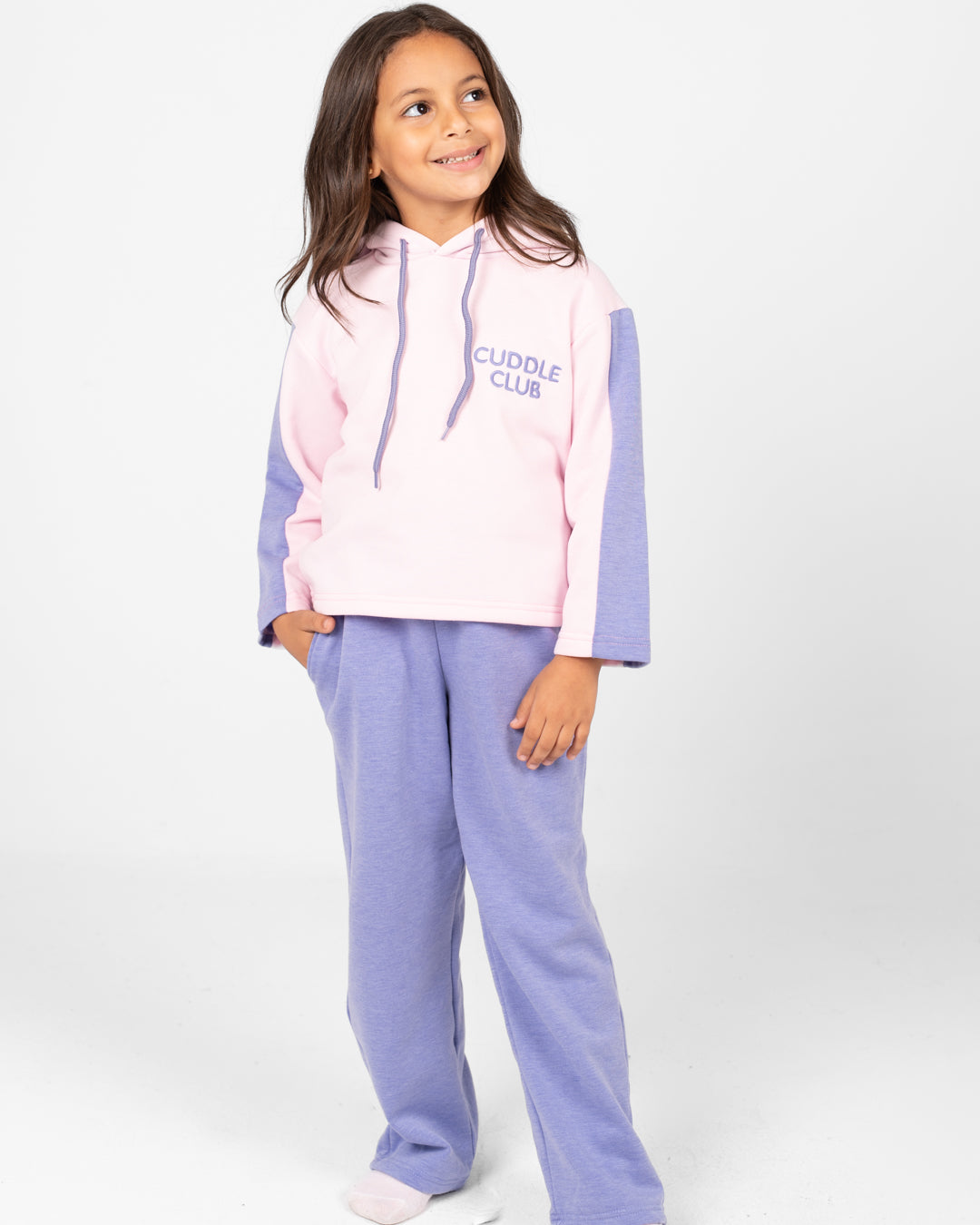 بيجامات مطرزة للبنات