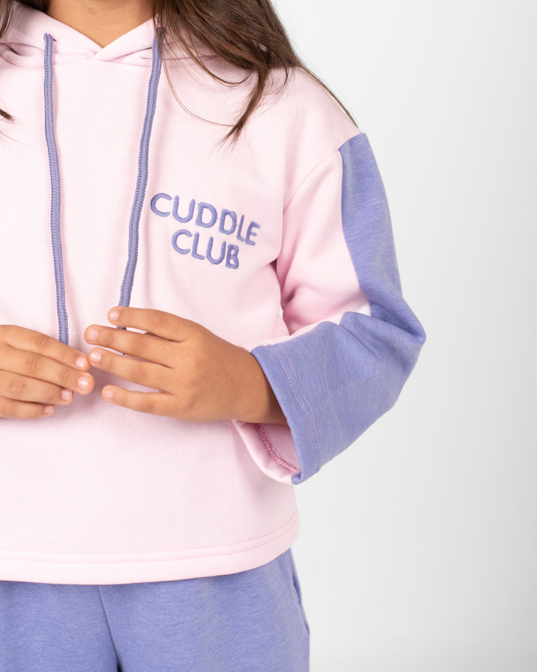 بيجامات مطرزة للبنات