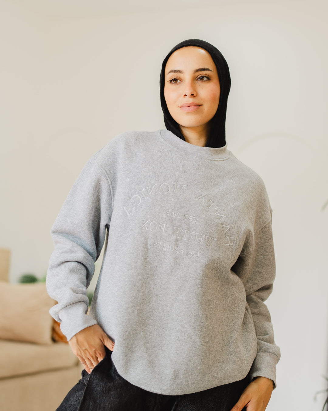 سويت شيرت واسع مطرز