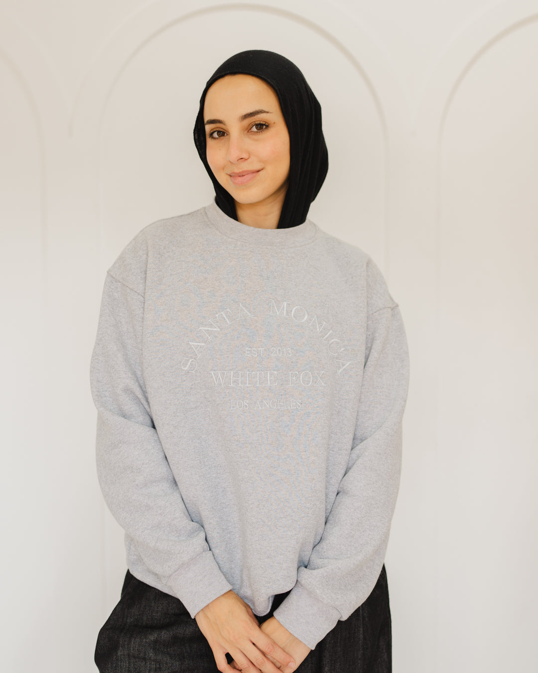 سويت شيرت واسع مطرز