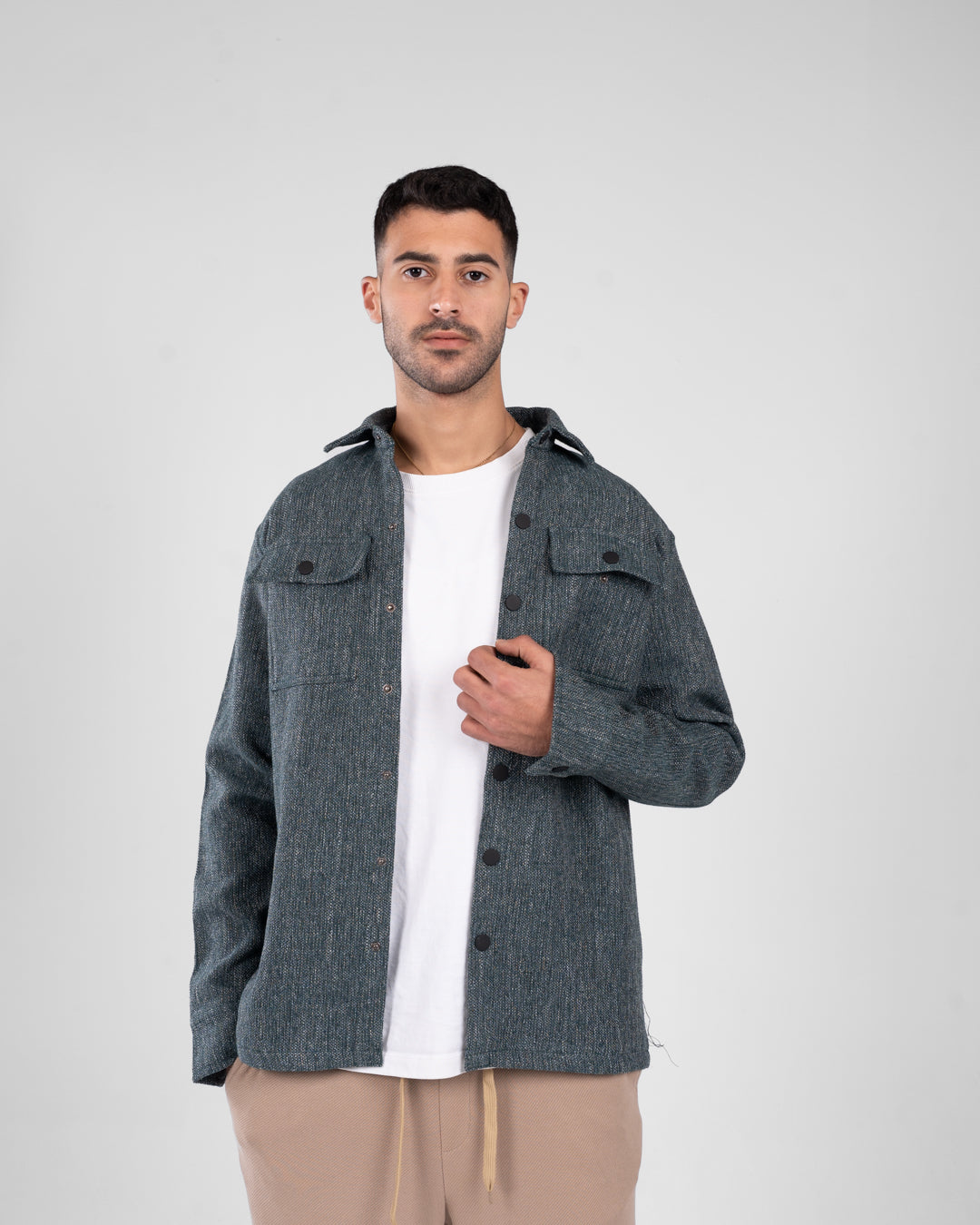 جاكيت بأزرار