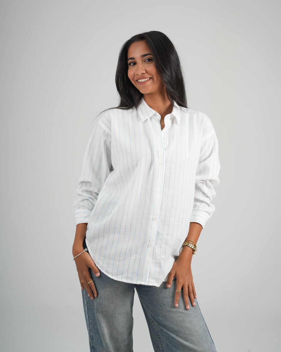 بلوزة بأكمام طويلة