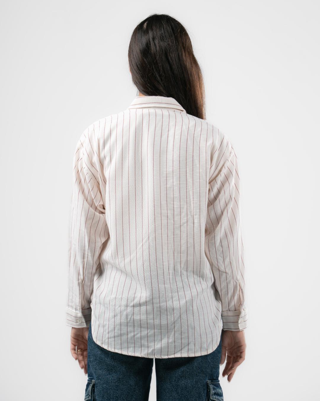 بلوزة بأكمام طويلة