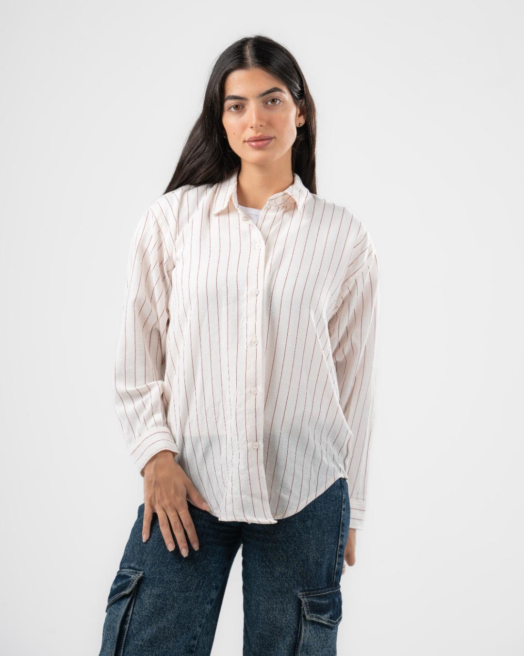 بلوزة بأكمام طويلة