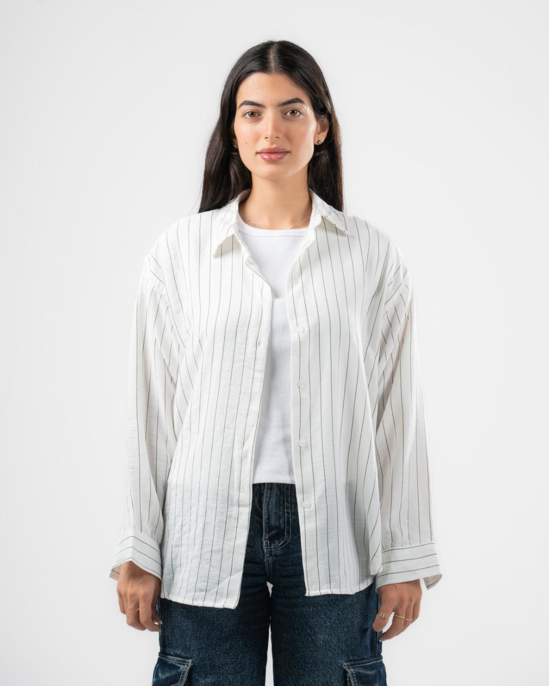 بلوزة بأكمام طويلة