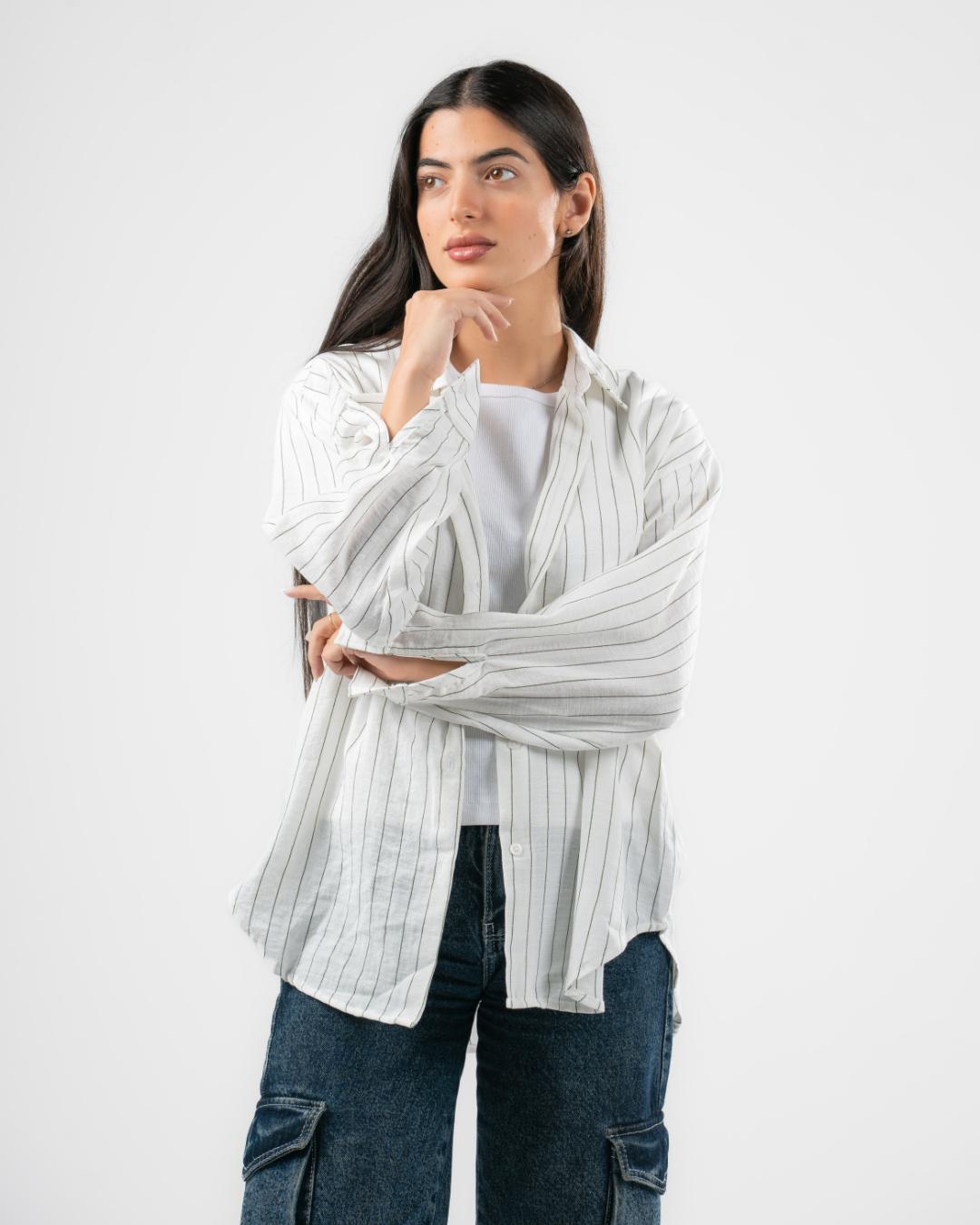 بلوزة بأكمام طويلة