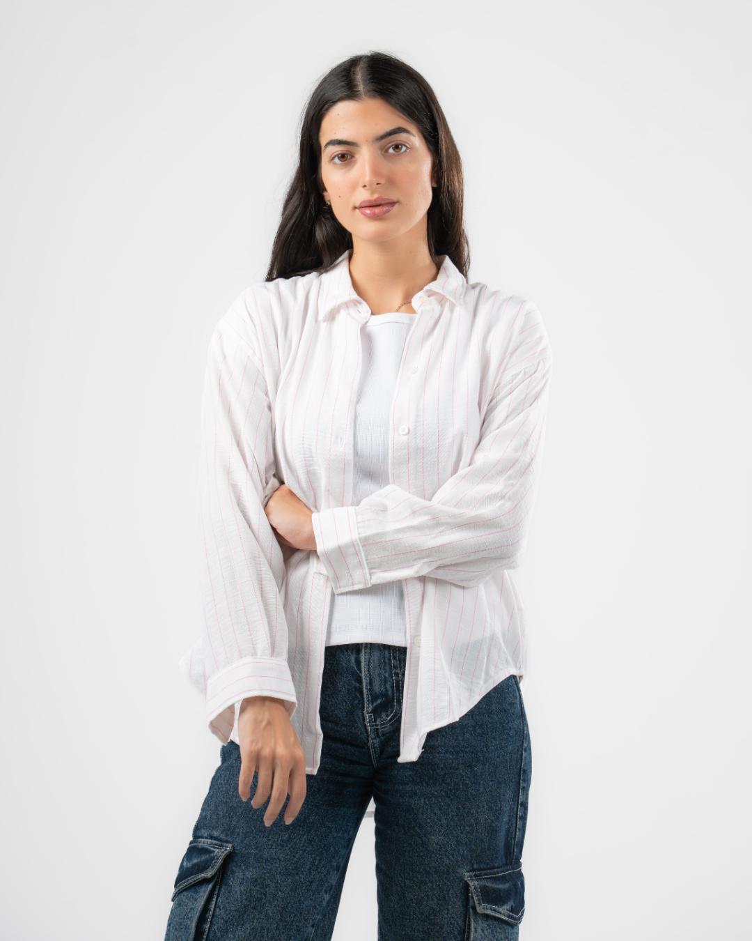 بلوزة بأكمام طويلة