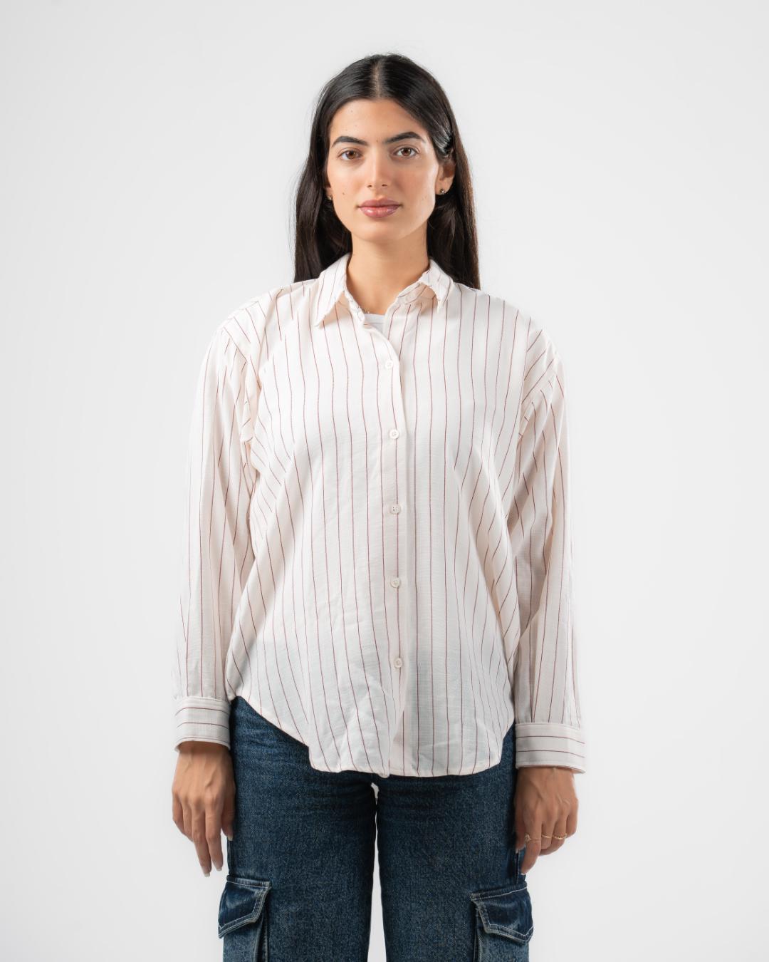 بلوزة بأكمام طويلة