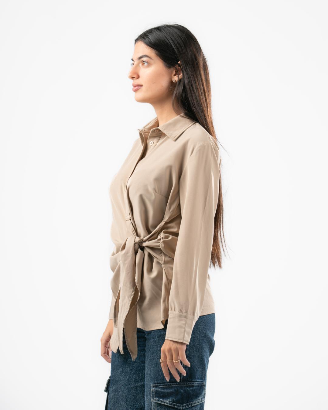 بلوزة نسائية