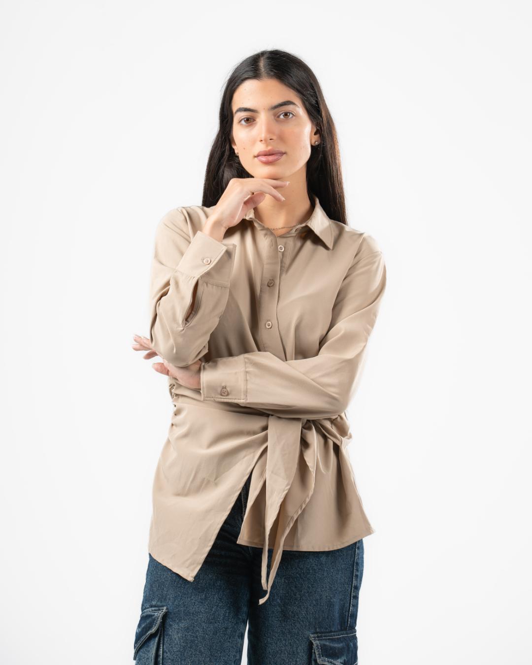 بلوزة نسائية