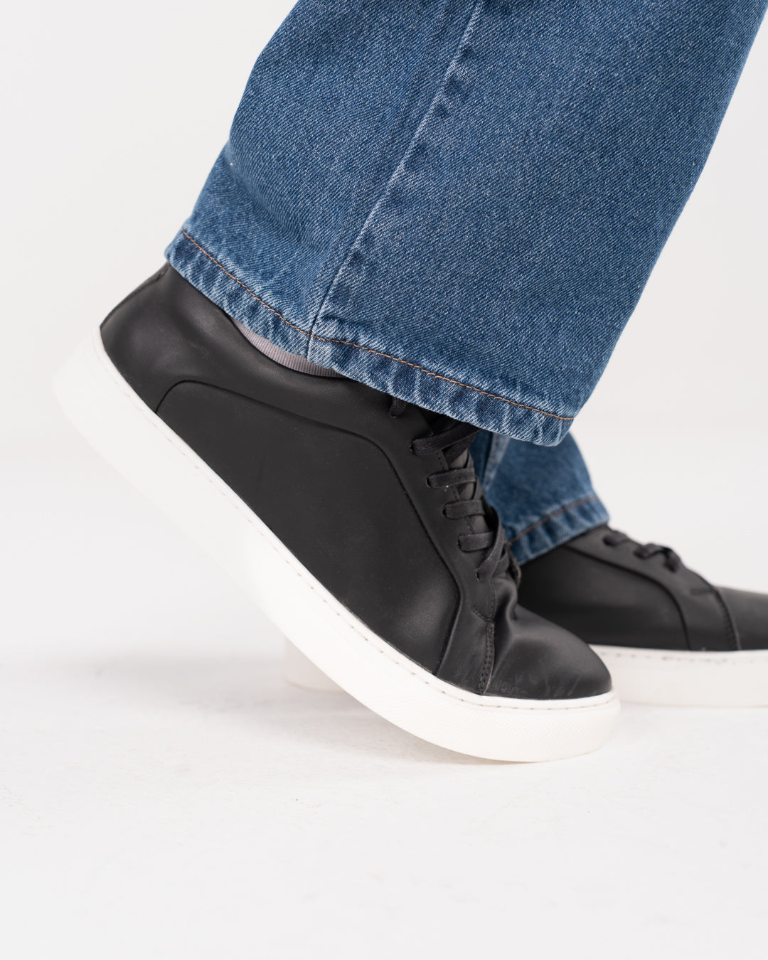 أحذية مسطحة للرجال